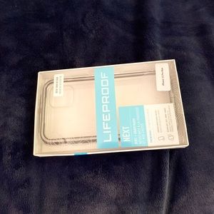 Lifeproof (new thin design) iphone 11 pro max phone case